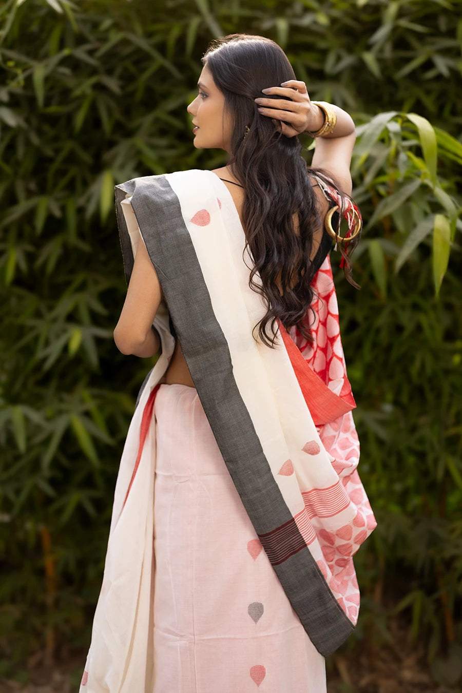 White Majesty white Bengal handloom khadi cotton saree