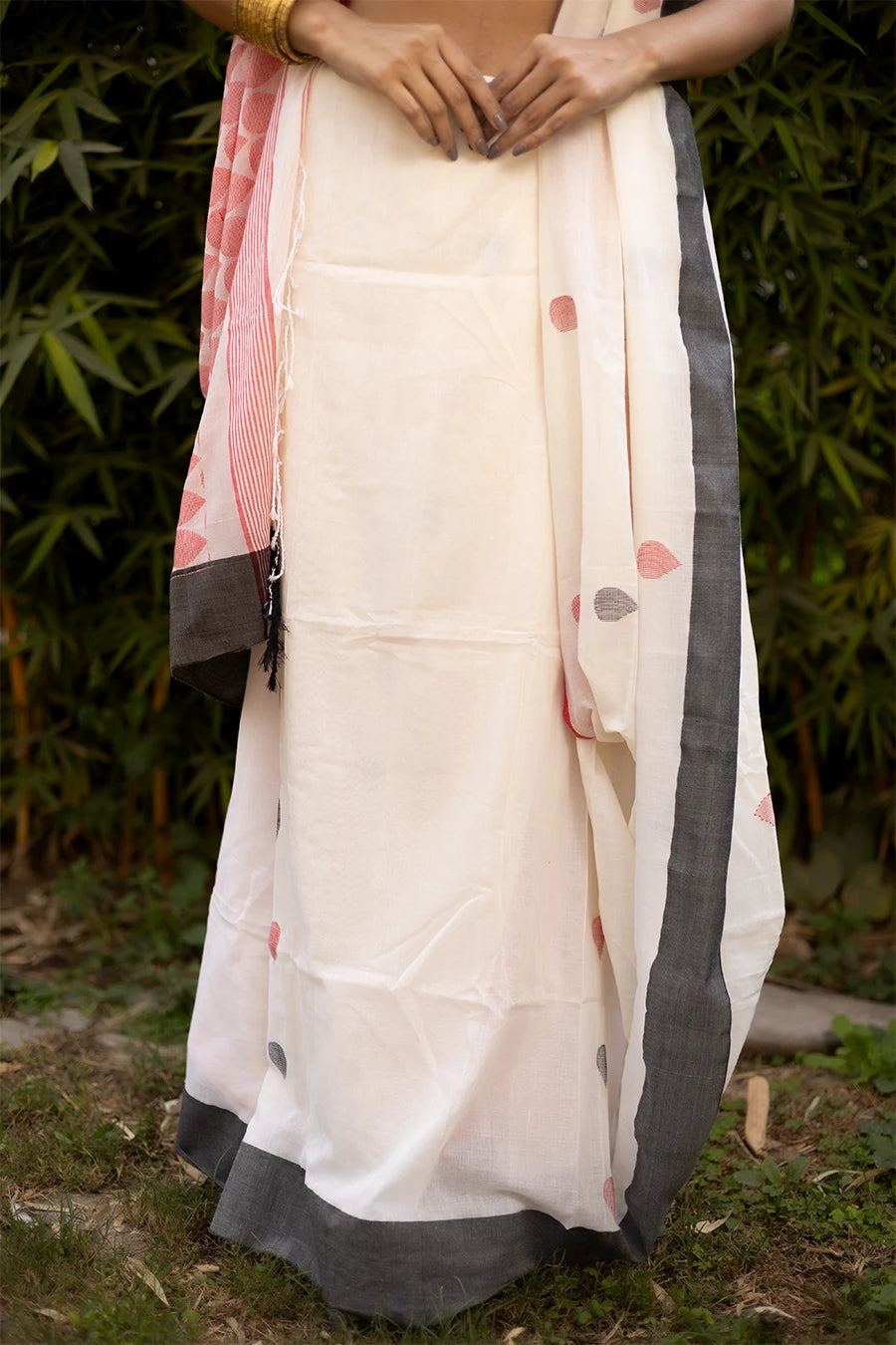 White Majesty white Bengal handloom khadi cotton saree